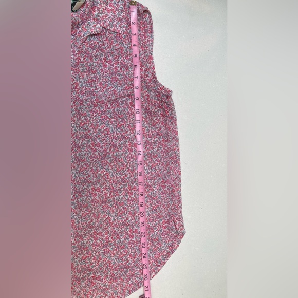 H & M sleeves blouse size 6 with collar. - Picture 7 of 7